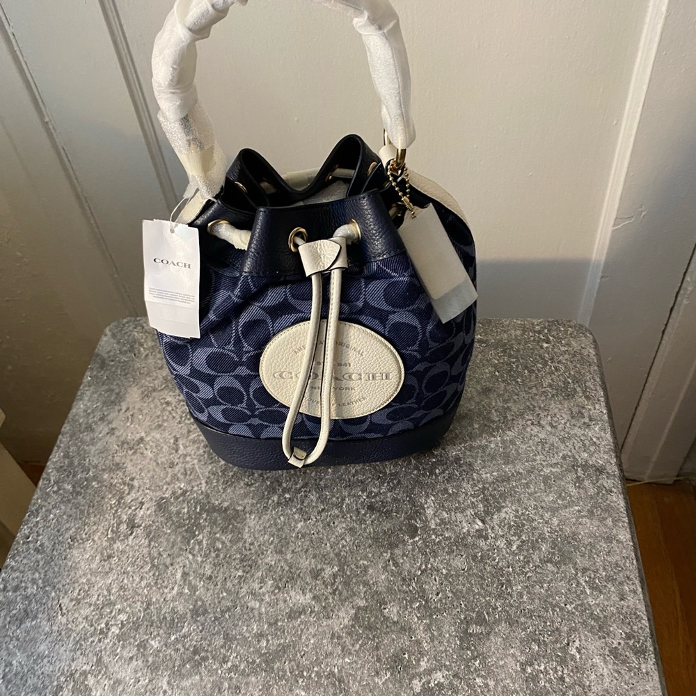 Authentic Coach handle or crossbody handbag new